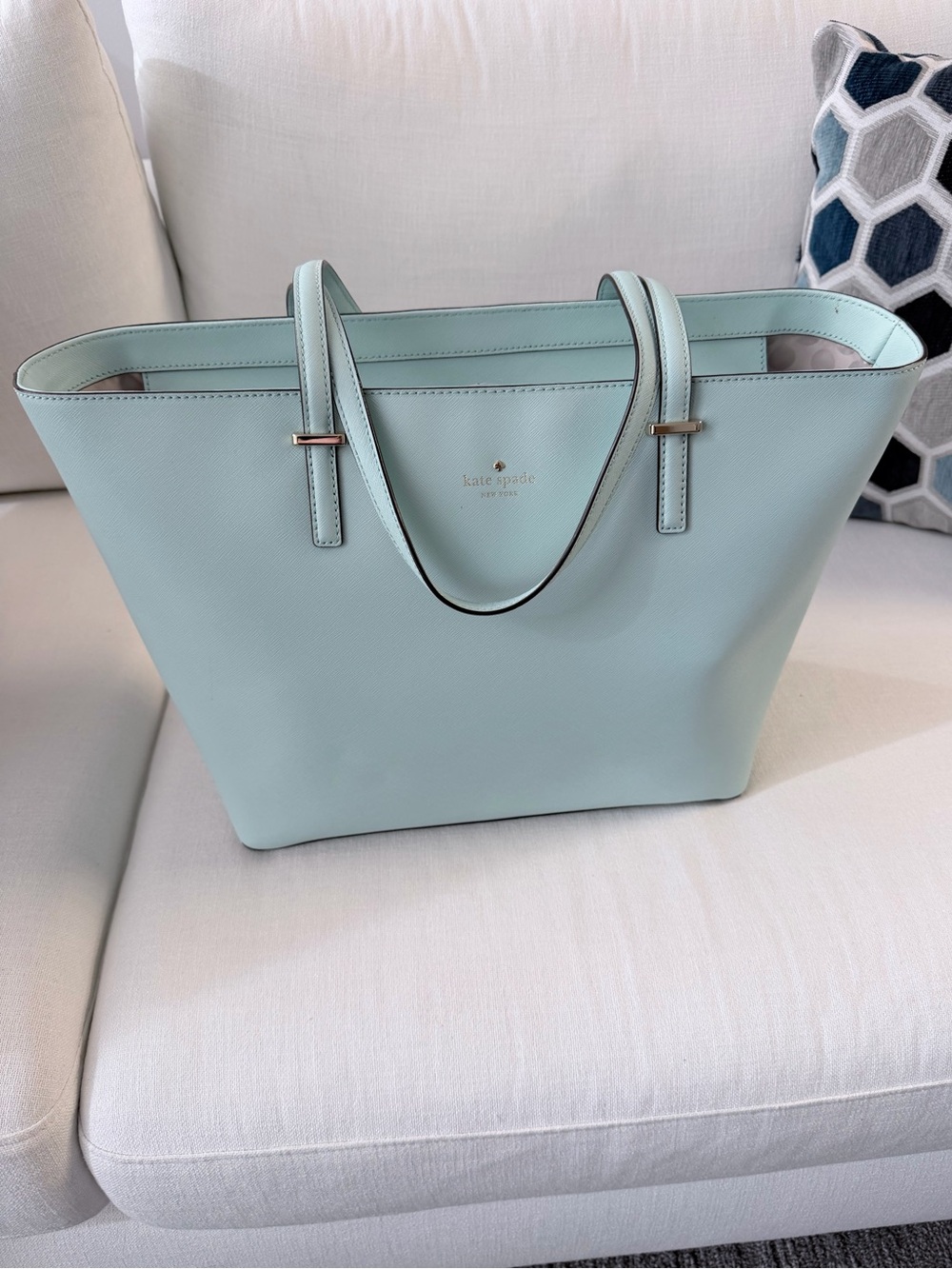 Kate Spade Women’s Cedar Street Harmony Mint Leather Tote with Matching Wallet - Picture 2 of 8